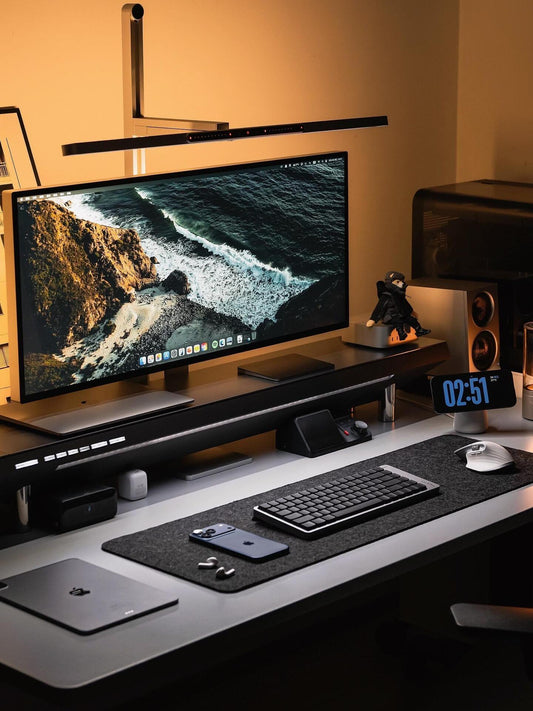 The Ultimate Minimalist Desk Setup Guide: Balancing Aesthetics and Productivity - Vividgaming