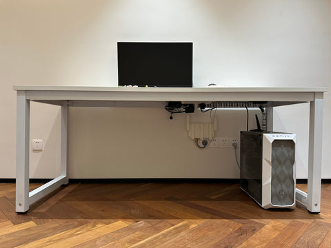 From Cable Chaos to Zen: How to Master Your Gaming Desk Atmosphere