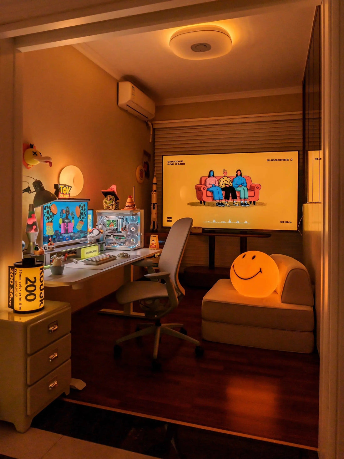 Small Bedroom Gaming Room Setup Ideas: Maximize Space and Vibe - Vividgaming