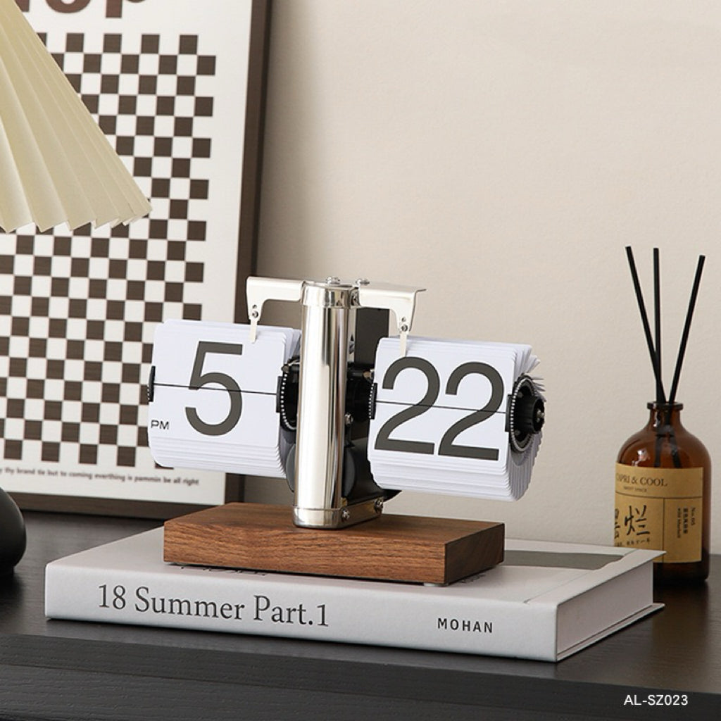 Retro Flip Clock – Minimalist Wooden Base Desk Clock for Gaming Setup