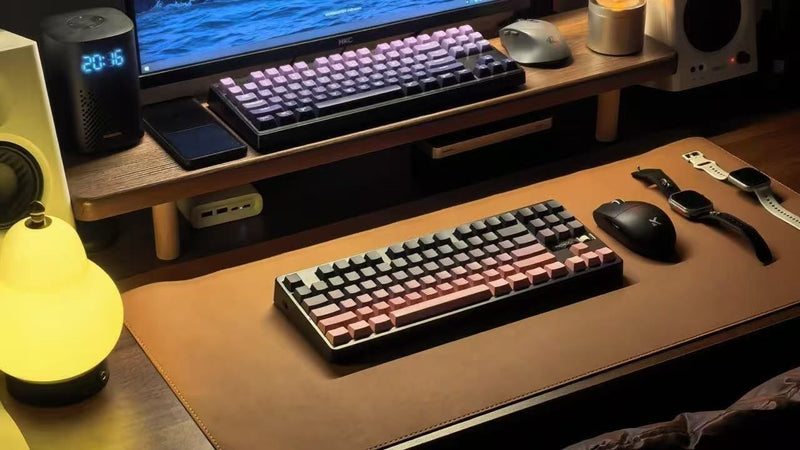 One Surface, Whole Desk Tied Together