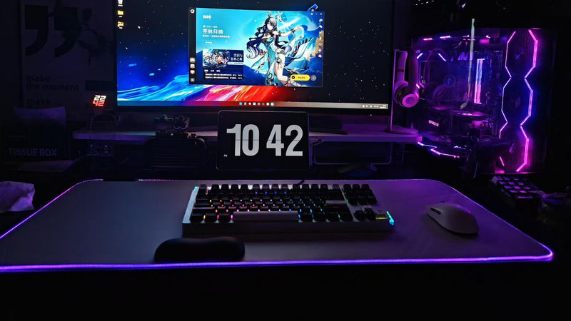 One Surface, Whole Desk Tied Together